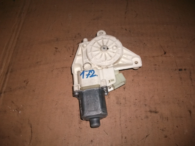 Motoras macara fata stanga pentru Mercedes C-Class W204, cod A2048200542 [1]