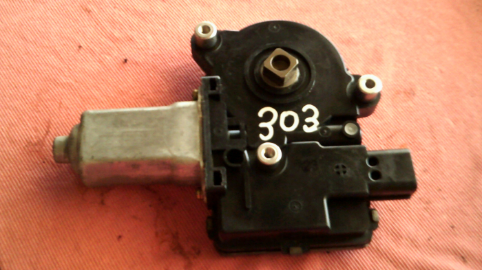 Motoras macara fata stanga pentru MITSUbishi PAJERO V60, cod MN117079 [1]
