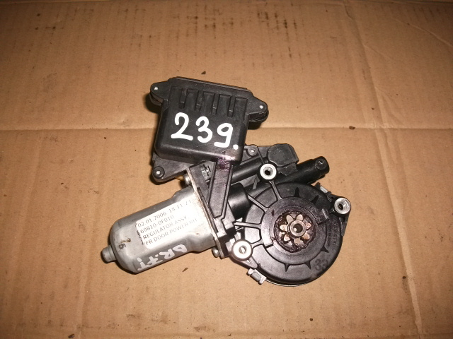 Motoras macara fata stanga pentru Toyota Corolla Verso ar10, cod 69810-0F010 [2]