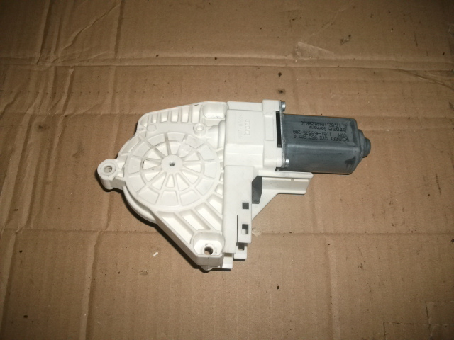 Motoras macara spate dreapta pentru audi a5 8t, cod 8K0959802A [2]