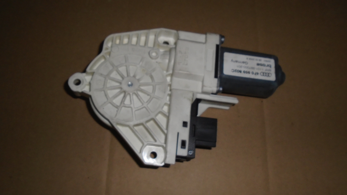 Motoras macara spate dreapta pentru Audi A6C6 , cod 4F0959802C [2]