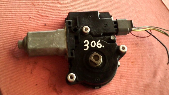 Motoras macara spate dreapta pentru MITSUbishi PAJERO V60, cod MR436870 [1]
