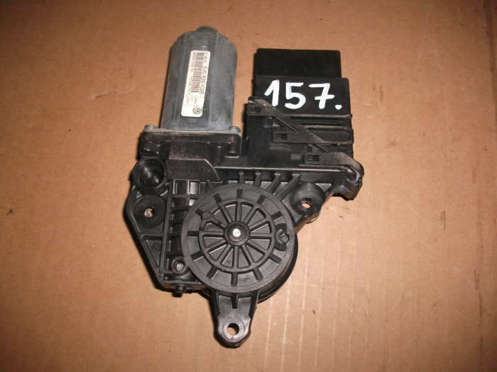Motoras macara spate dreapta pentru Volkswagen GOLF 5, cod 5M0839402B [1]