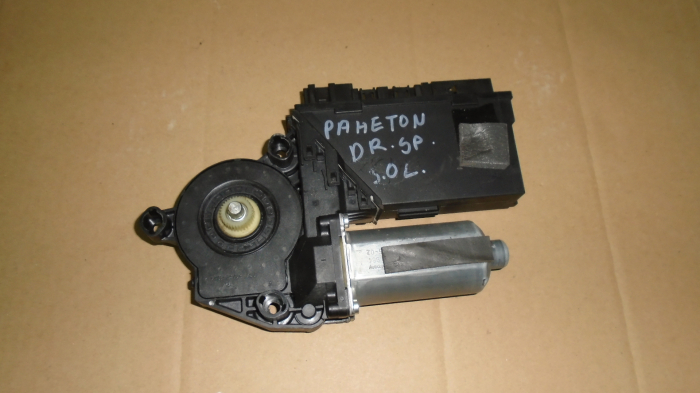 Motoras macara spate dreapta pentru Volkswagen Phaeton , cod 3D0959704D [2]