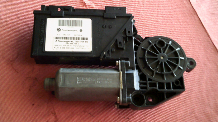 Motoras macara spate dreapta pentru Volkswagen Phaeton , cod 3D0959704J [2]