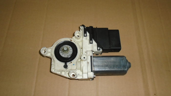 Motoras macara spate dreapta pentru Volkswagen TOURAN 1T, cod 1K0959704B [2]