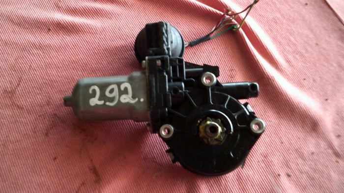 Motoras macara spate stanga pentru LEXUS IS220 XE20, cod 85710-58010 [2]