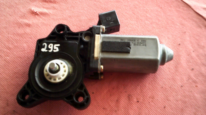 Motoras macara spate stanga pentru Mercedes s-class W220, cod 0536004902 [1]