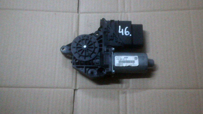 Motoras macara spate stanga pentru Volkswagen GOLF 5, cod 1K4839401E [1]