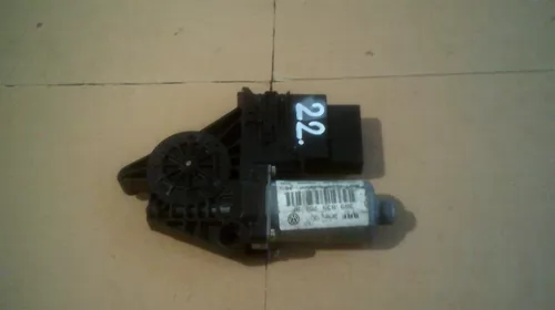 Motoras macara spate stanga pentru Volkswagen Passat B5, cod 3B9839751BF [2]