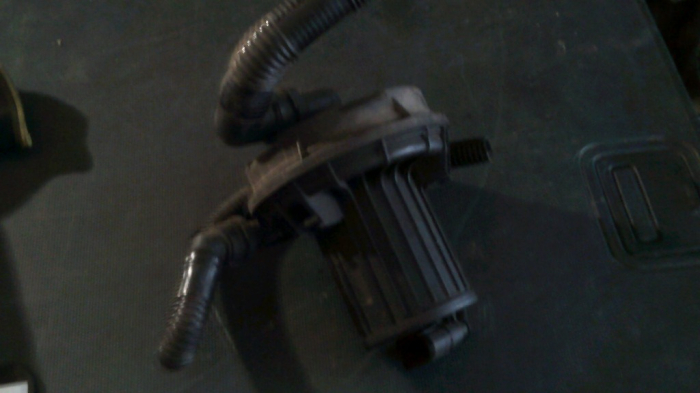 Pompa aer secundara  pentru Audi A6 C5, an de fabricatie 1997 - 2004, cod 8D0906613B [2]