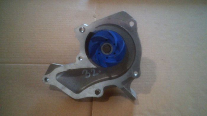 Pompa recirculare apa Ford Focus, Volvo V50 , Mazda, AN 2005-2012 COD VKPC84215 PIESA NOUA !!! [3]