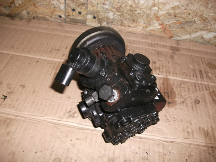 Pompa inalta presiune cu senzor Audi A6 4F C6 motor 2.7-3.0 tdi, cod 059130755S,  0445010154, 0928400572 [3]