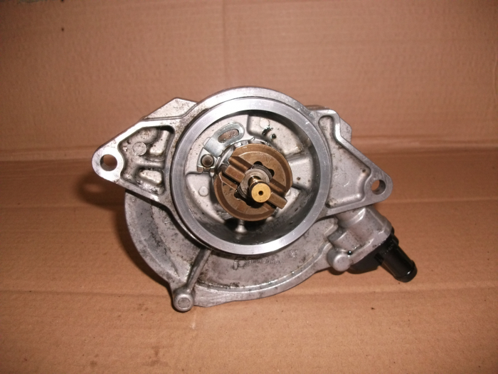 Pompa de vacuum pentru Audi A6 C6, motorizare 2.7 diesel, cod 057145100T [2]