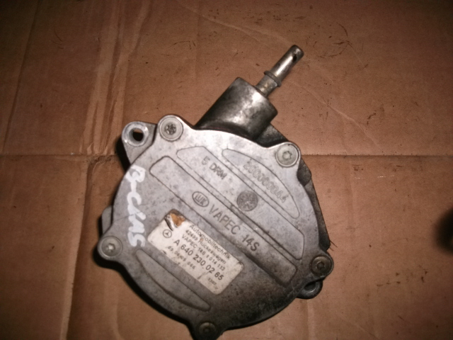 Pompa de vacuum pentru Mercedes B-Class W245, motorizare 2.0 diesel, cod A6402300265 [1]