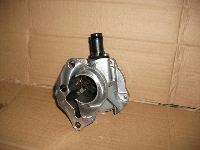 Pompa de vacuum pentru Renault Clio 3, motorizare 1.5 diesel, cod 8200521381 [1]