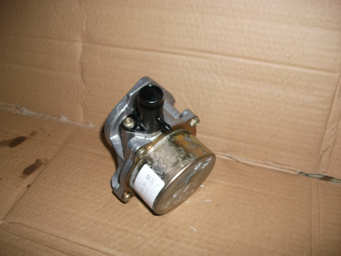Pompa de vacuum pentru Renault Clio 3, motorizare 1.5 diesel, cod 8200521381 [2]