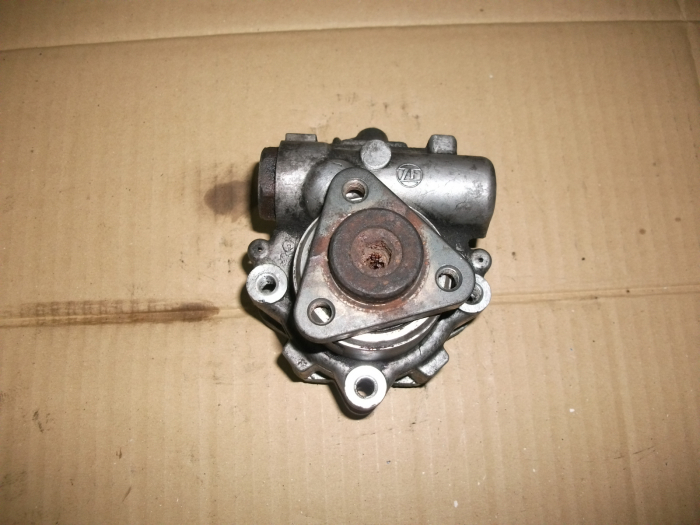 Pompa servodirectie pentru Audi A6 C5, motorizare 1.9 diesel, cod 4B0145155T [2]