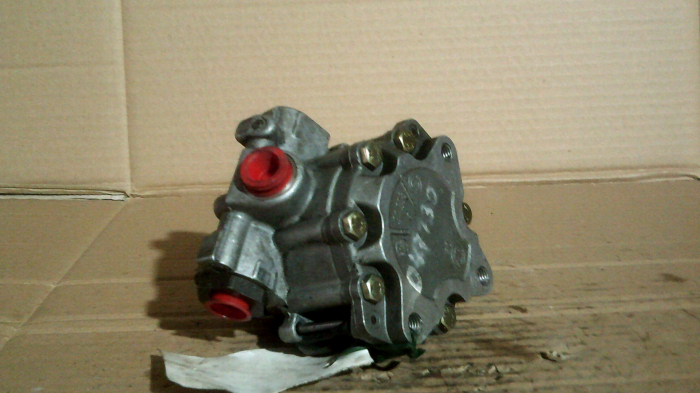 Pompa servodirectie pentru BMW Seria 3 E46, motorizare 2.0 diesel, cod 6757465 [2]