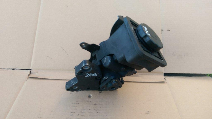 Pompa servodirectie pentru BMW Seria 3 E46, motorizare 2.0 diesel, cod 6756575 [1]