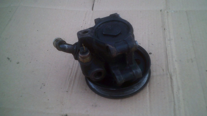 Pompa servodirectie pentru Ford Focus 1, motorizare 1.8 diesel, cod XSAE-3A733-AC [3]