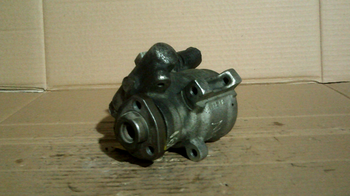 Pompa servodirectie pentru Volkswagen Golf 4, motorizare 1.9 diesel, cod 1J0422154D [2]