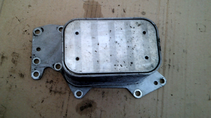 Racitor ulei pentru Audi A4 B7, motorizare 3.0 diesel, cod 059117021J [2]