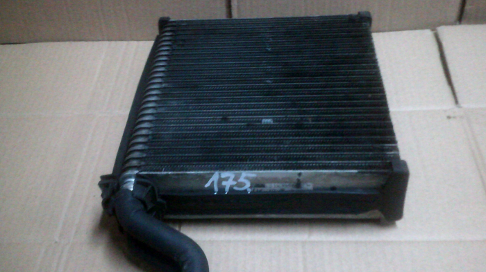 Radiator pentru AUDI A4 B7, motorizare 2.0 DIESEL, cod 8E1820103A [2]