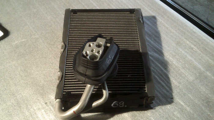 Radiator pentru AUDI A4 B8, motorizare 2.0 DIESEL, cod H7995003 [1]