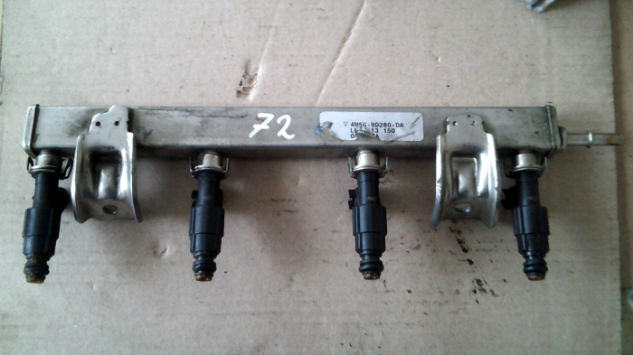 Rampa injectie pentru Volvo V50 , motorizare 1.8 benzina, cod 4M5G-9D280-DA [2]