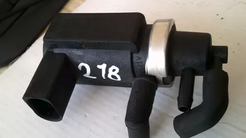 Senzor pentru Audi A6C5 , cod 059906627B [1]