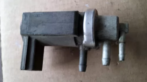 Senzor pentru Audi A6C5 , cod 059906627C [2]