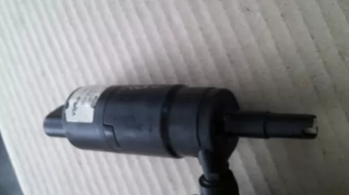 Senzor pentru Audi A6C5 , cod 3B0955681A [2]