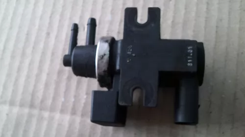 Senzor pentru Audi A6C5 , cod 8E0906628B [2]