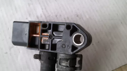 Senzor pentru Audi A6C6 , cod 076906051A [2]