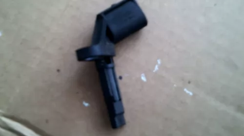 Senzor pentru Audi A6C6 , cod 4E0927804D [2]