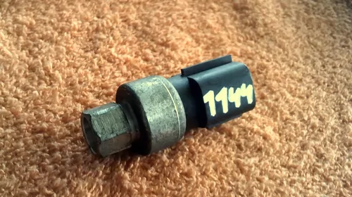 Senzor pentru Ford  , cod XS4H-19D59A-AA [1]
