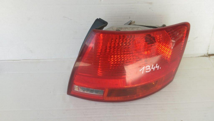 Stop dreapta pentru Audi A4 B7, cod 8E9945096E FARA SOCLU !!!!! [1]