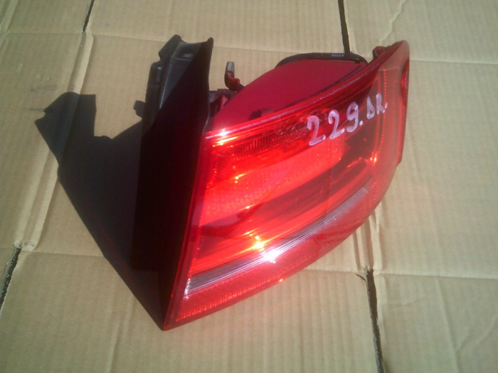 Stop dreapta Audi A4 B8, berlina  , limuzina, an 2007-2011 cod 8K5945096B [3]