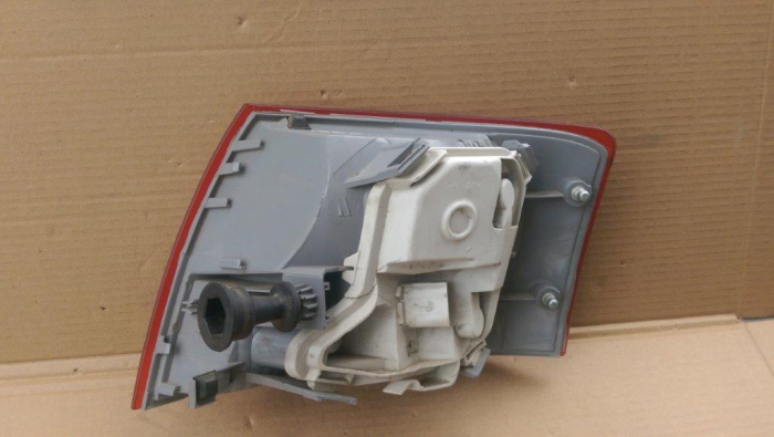 Stop stanga pentru Audi A4 B7, break, cod 8E9945095E [3]