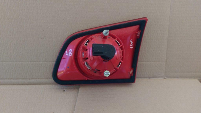 Stop stanga haion, usa portbagaj VW Passat B6, combi, 3C9945093, an 2005-2010 [3]