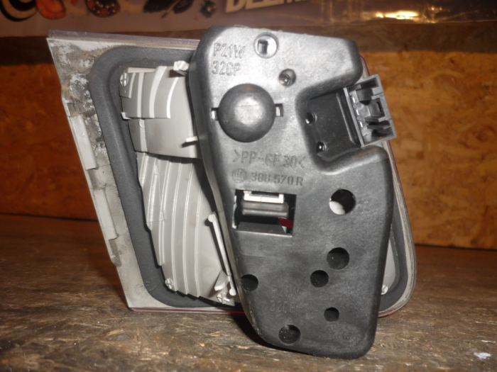 Stopuri dreapta pentru BMW Seria 3 E46, cod 8368760 [2]
