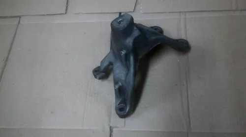 Suport dreapta pentru Audi A4B8 , motorizare 2.0 diesel, cod 8K0199308AL [2]