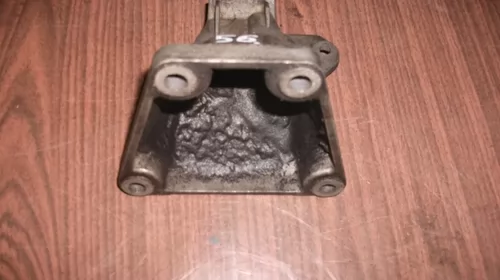 Suport dreapta pentru Audi A6C5 , motorizare 2.5 diesel, cod 4B0199308 [2]