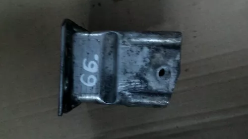 Suport fata stanga pentru Audi A8D3 , motorizare 3.0 diesel, cod 4E0807115 [1]