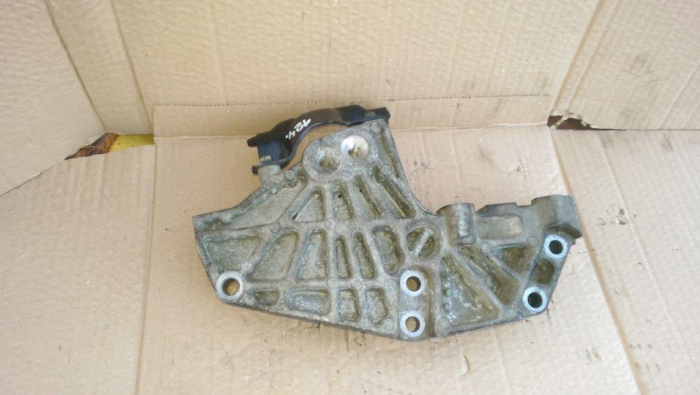 Suport motor pentru Renault Trafic II, motorizare 2.0 diesel, cod 8200399938 [3]