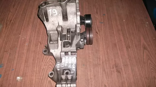Suport pentru Audi A4B7 , motorizare 2.0 diesel, cod 03G903143D [1]