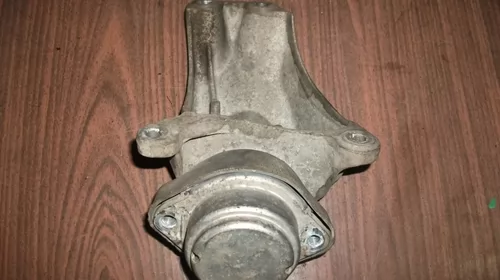 Suport pentru Audi A6C6 , motorizare 3.0 diesel, cod 4F0399114B [2]