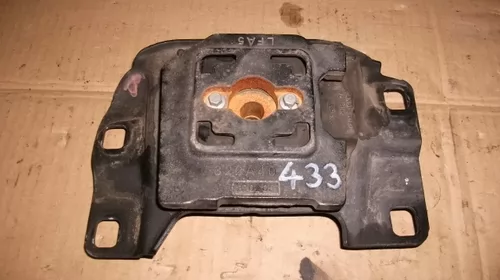 Suport pentru Volvo V50 , motorizare 2.0 diesel, cod 4N51-7M121 [1]