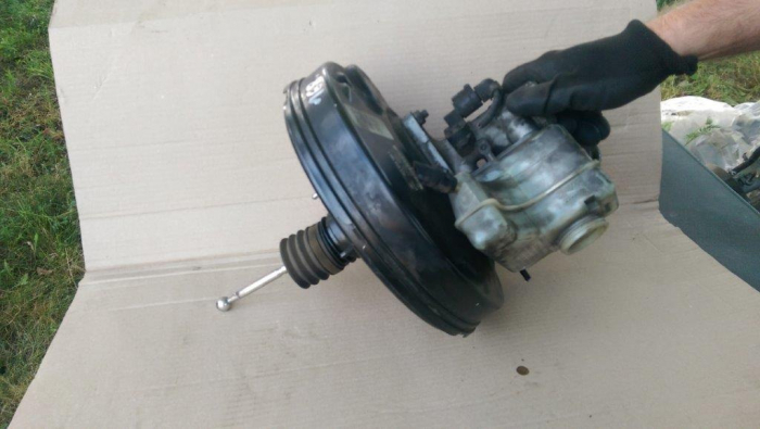 Tulumba pentru Volkswagen Passat B6, cod 3C1614105AH [1]
